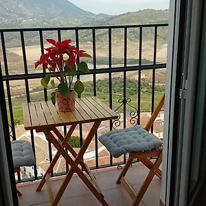 casa-rural-plaza-zahara-buenas-vistas.es-andalucia.com/